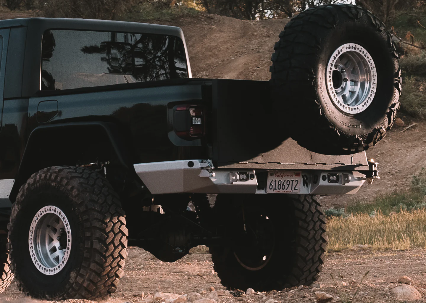 Jeep Gladiator Swing-out Tire Carrier